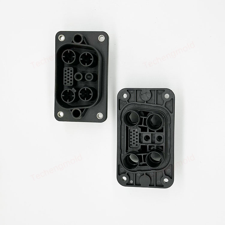 PBT-Stecker-Spritzgießen