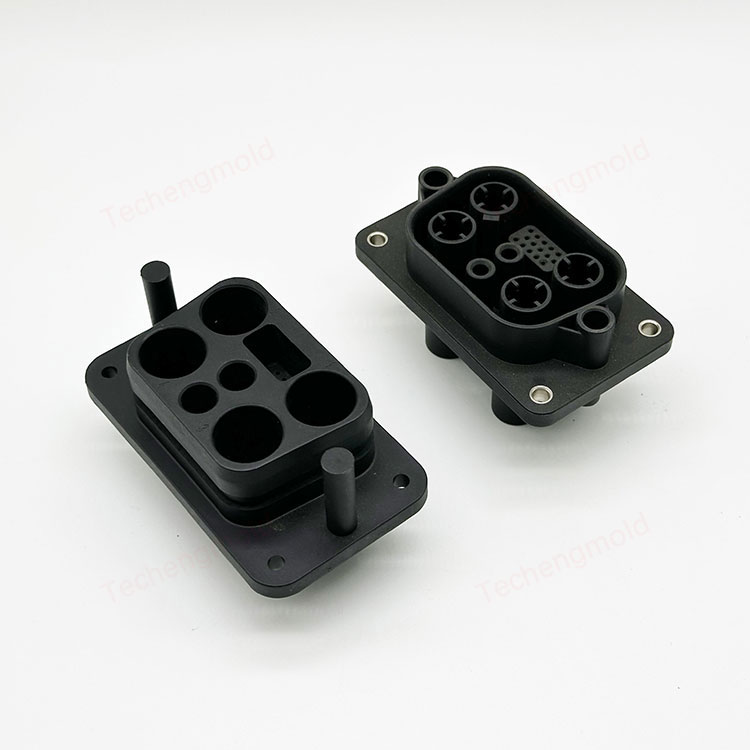 PBT-Stecker-Spritzgießen