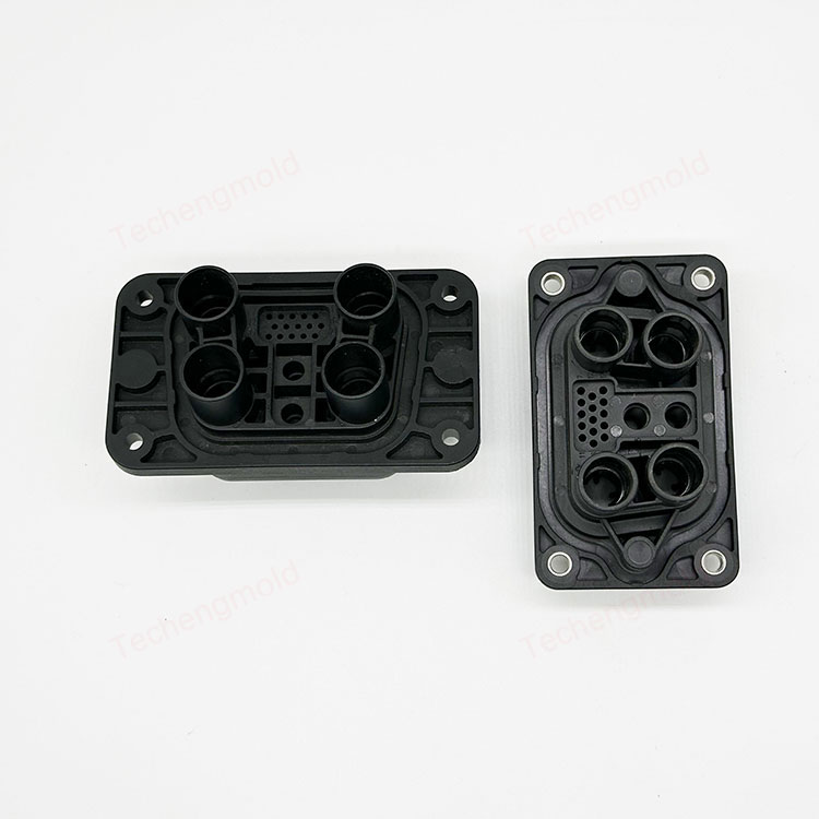 PBT-Stecker-Spritzgießen